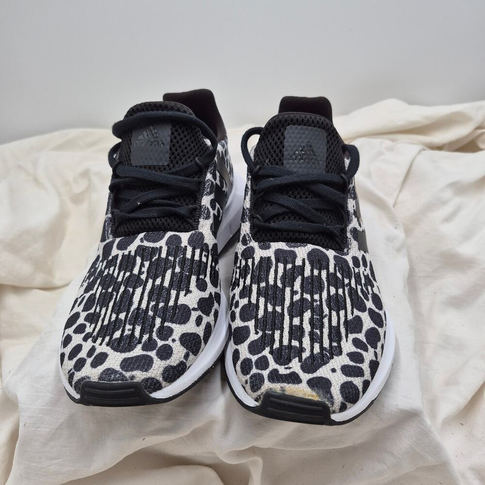 Adidas Originals Swift Run 1.0 sneakers black white leopard print Women size 5.5